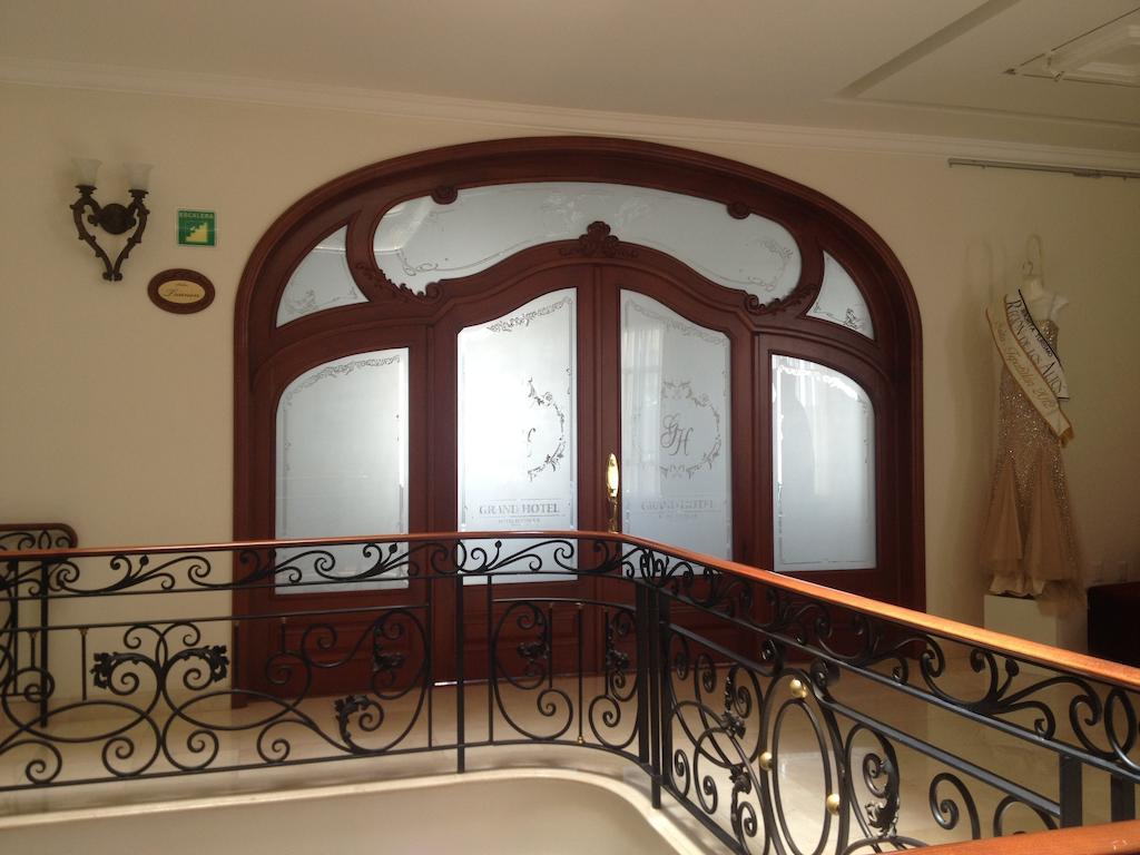 Grand Hotel Tepatitlan Экстерьер фото